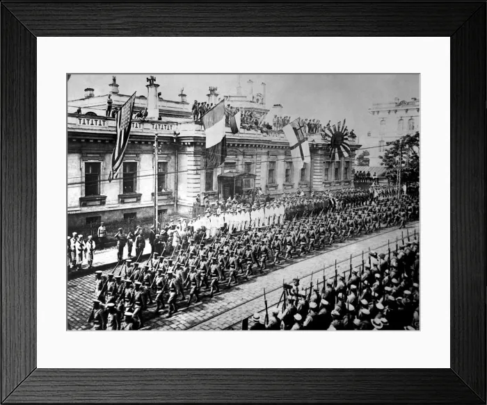 Framed Print : Allied soldiers and sailors in Vladivostok, Russia, September 1918 Framed Print : Allied soldiers and sailors in Vladivostok, Russia, September 1918