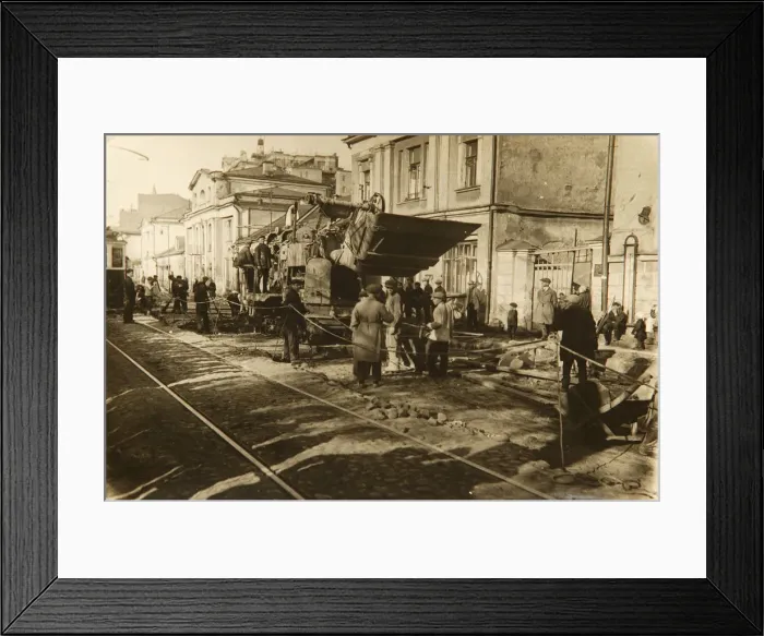 Framed Print : Roadworks in Tverskaya Street, Moscow, USSR, 1920s