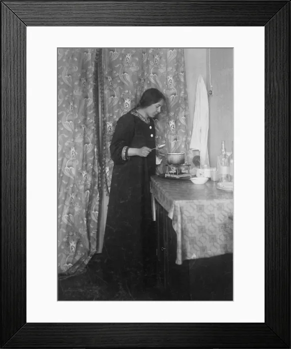 Framed Print : Maria Lilina, Russian actress, 1910s Framed Print : Maria Lilina, Russian actress, 1910s