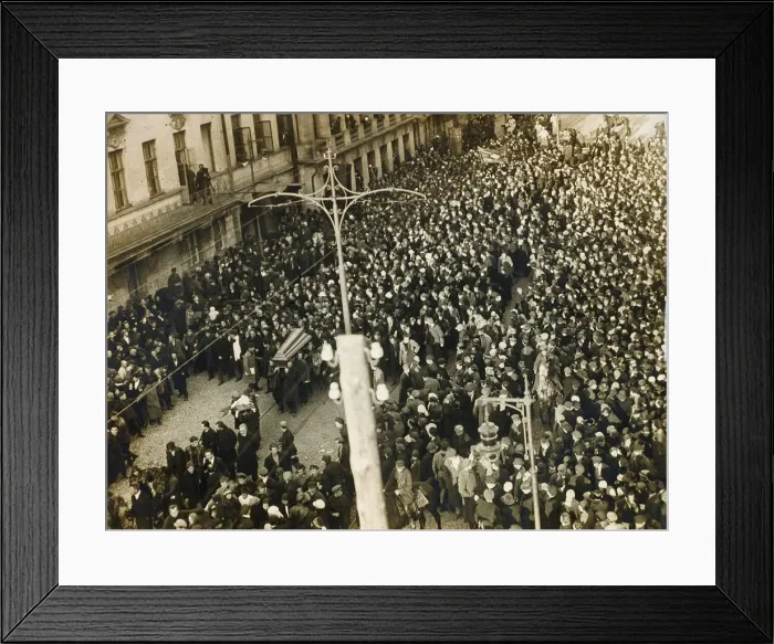 Framed Print : Funeral procession of the poet Valery Bryusov, Moscow, USSR, 12 October 1924 Framed Print : Funeral procession of the poet Valery Bryusov, Moscow, USSR, 12 October 1924