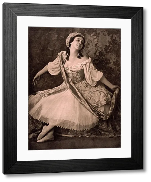 Framed Print : Tamara Karsavina, Russian ballerina, in Nikolai Tcherepnins ballet Le Pavillon d Armide, 1913 Framed Print : Tamara Karsavina, Russian ballerina, in Nikolai Tcherepnins ballet Le Pavillon d Armide, 1913