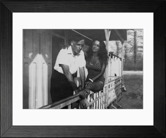 Framed Print : Sergey Efron with daughter Ariadne, 1930s Framed Print : Sergey Efron with daughter Ariadne, 1930s
