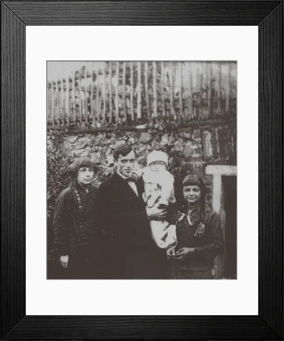 Framed Print : Marina Tsvetaeva with husband and children. Prague, 1925, 1925 Framed Print : Marina Tsvetaeva with husband and children. Prague, 1925, 1925