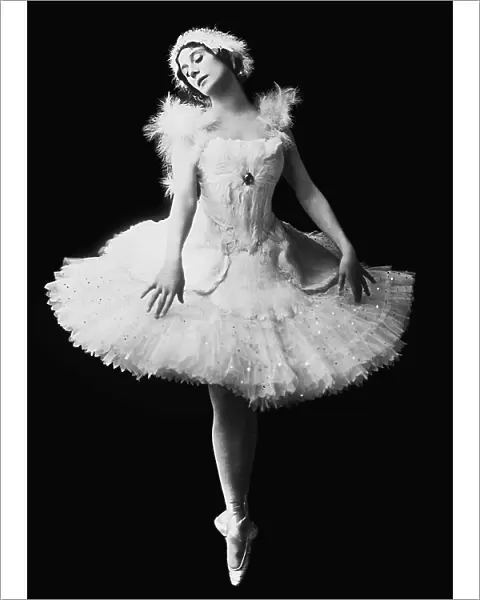Anna Pavlova in the ballet The Dying Swan by Camille Saint-Saens, c. 1910