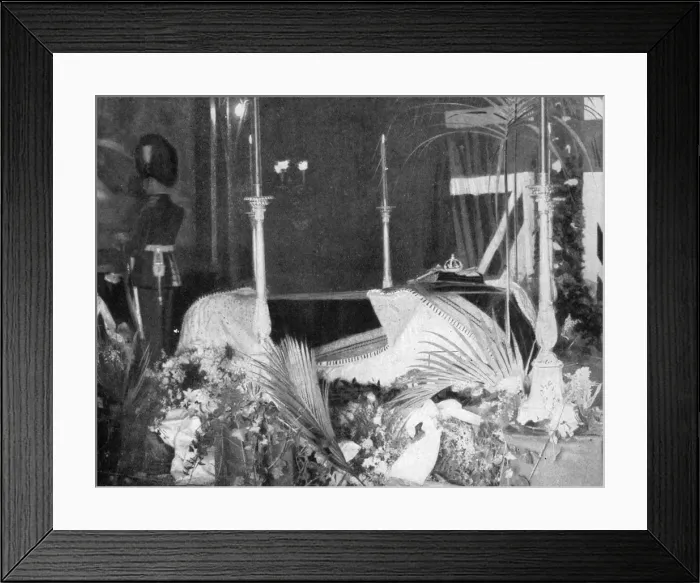 Framed Print : Queen Victoria lying in state at Osborne House, 1901. Artist: Hughes & Mullins Framed Print : Queen Victoria lying in state at Osborne House, 1901. Artist: Hughes & Mullins