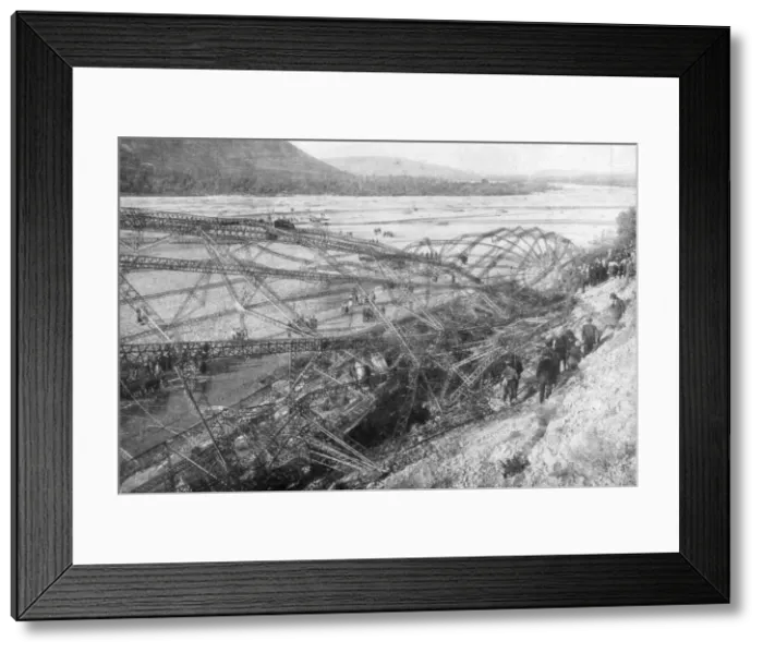 Framed Print : The carcass of Zeppelin LZ85 (L45), 20 October 1917 Framed Print : The carcass of Zeppelin LZ85 (L45), 20 October 1917