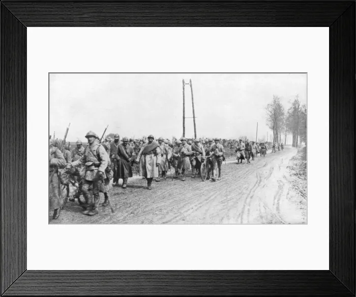 Framed Print : French infantry regiment returning from the front, 30 March 1918 Framed Print : French infantry regiment returning from the front, 30 March 1918