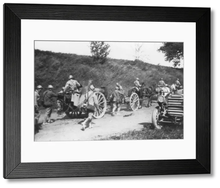 Framed Print : French artillery battery on the move, Chemin des Dames, France, 1918 Framed Print : French artillery battery on the move, Chemin des Dames, France, 1918