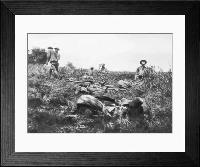 Framed Print : American marines digging trenches, Lucy-le-Bocage, France, 1 June, 1918 Framed Print : American marines digging trenches, Lucy-le-Bocage, France, 1 June, 1918