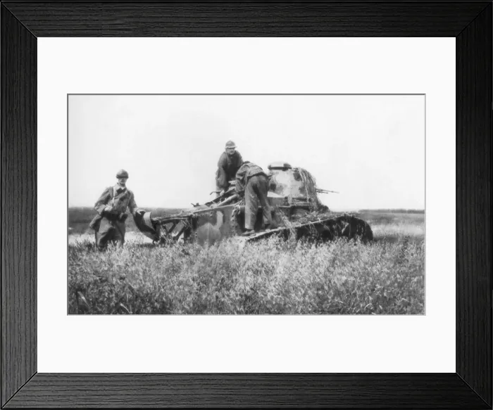 Framed Print : A broken down French light tank, Villers-Cotterets, Aisne, France, 1918 Framed Print : A broken down French light tank, Villers-Cotterets, Aisne, France, 1918