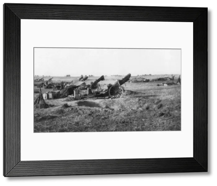 Framed Print : American 155th artillery battery, south of Soissons, France, 18 July 1918 Framed Print : American 155th artillery battery, south of Soissons, France, 18 July 1918