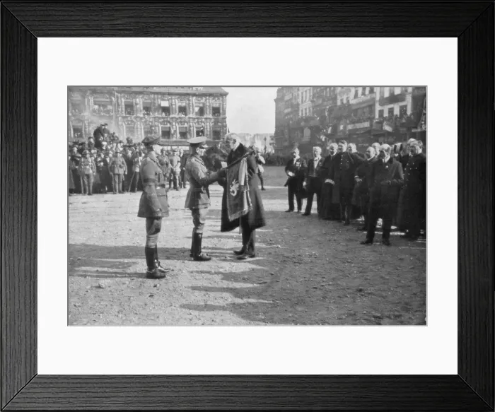 Framed Print : Lille being liberated by the British 5th Army, France, 17 October 1918 Framed Print : Lille being liberated by the British 5th Army, France, 17 October 1918