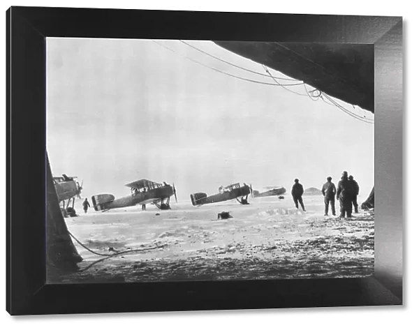 Departure of French Breguet planes for a reconnaissance mission during winter, 1914-1918