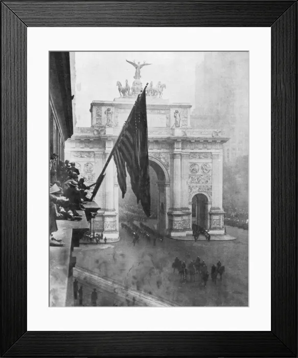 Framed Print : US 1st Army passing through the Victory Arch, Madison Square, New York, USA, 10 September 1919 Framed Print : US 1st Army passing through the Victory Arch, Madison Square, New York, USA, 10 September 1919