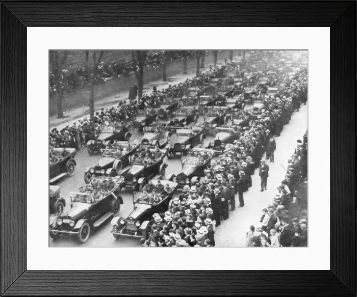 Framed Print : US 1st Army in the Victory Parade, New York, USA, 10 September 1919 Framed Print : US 1st Army in the Victory Parade, New York, USA, 10 September 1919
