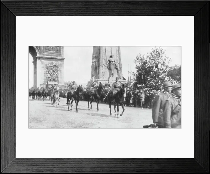 Framed Print : General Montuori and Italian troops during the victory parade, Paris, France, 14 July 1919 Framed Print : General Montuori and Italian troops during the victory parade, Paris, France, 14 July 1919