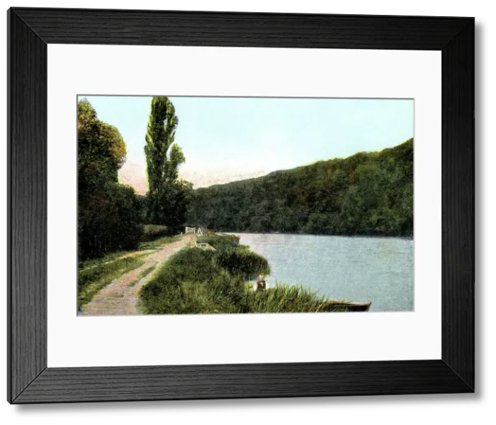 Framed Print : Towing path alongside the Thames, Maidenhead, Berkshire, 20th Century Framed Print : Towing path alongside the Thames, Maidenhead, Berkshire, 20th Century