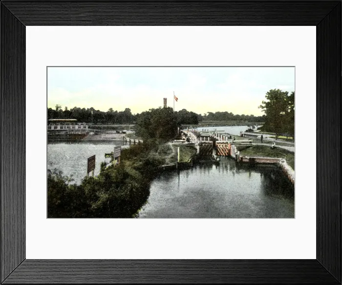 Framed Print : Goring Lock, Oxfordshire, 20th Century Framed Print : Goring Lock, Oxfordshire, 20th Century