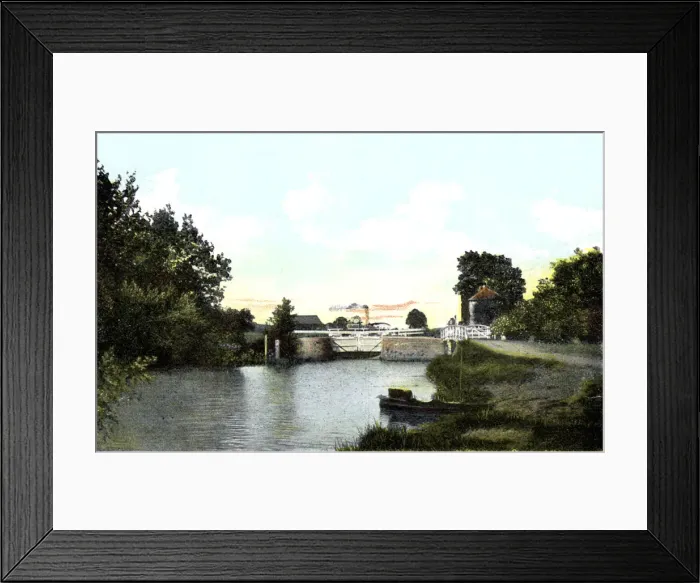 Framed Print : Abingdon Lock, Oxfordshire, 20th Century Framed Print : Abingdon Lock, Oxfordshire, 20th Century