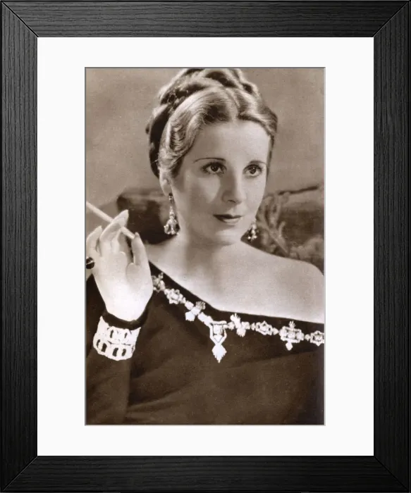 Framed Print : Diana Wynyard, British actress, 1933 Framed Print : Diana Wynyard, British actress, 1933