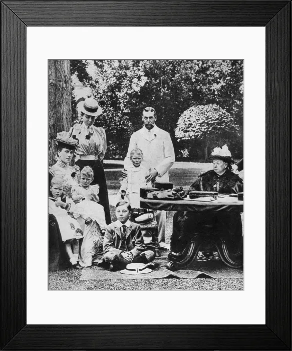 Framed Print : Queen Victoria and family at Osborne House, late 19th century Framed Print : Queen Victoria and family at Osborne House, late 19th century