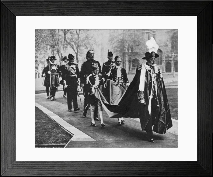 Framed Print : King George V in his robes as sovereign of the Order of Bath, c1930s Framed Print : King George V in his robes as sovereign of the Order of Bath, c1930s