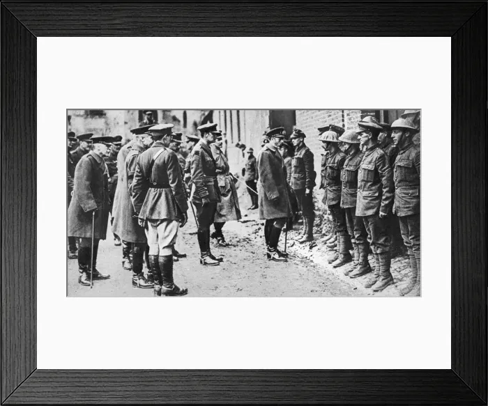 Framed Print : King George V with the 7th Battalion Sherwood Foresters, First World War, March 1918 Framed Print : King George V with the 7th Battalion Sherwood Foresters, First World War, March 1918