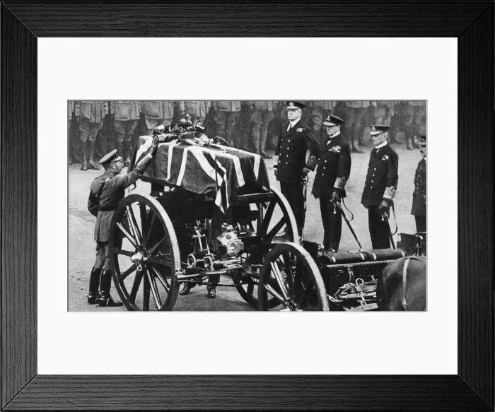 Framed Print : King George V places a wreath on the coffin of an unknown soldier, Whitehall, London, c1930s Framed Print : King George V places a wreath on the coffin of an unknown soldier, Whitehall, London, c1930s