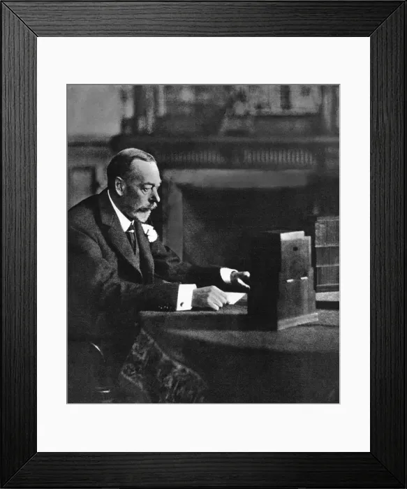 Framed Print : King George V broadcasting to the empire on Christmas Day, Sandringham, 1935 Framed Print : King George V broadcasting to the empire on Christmas Day, Sandringham, 1935