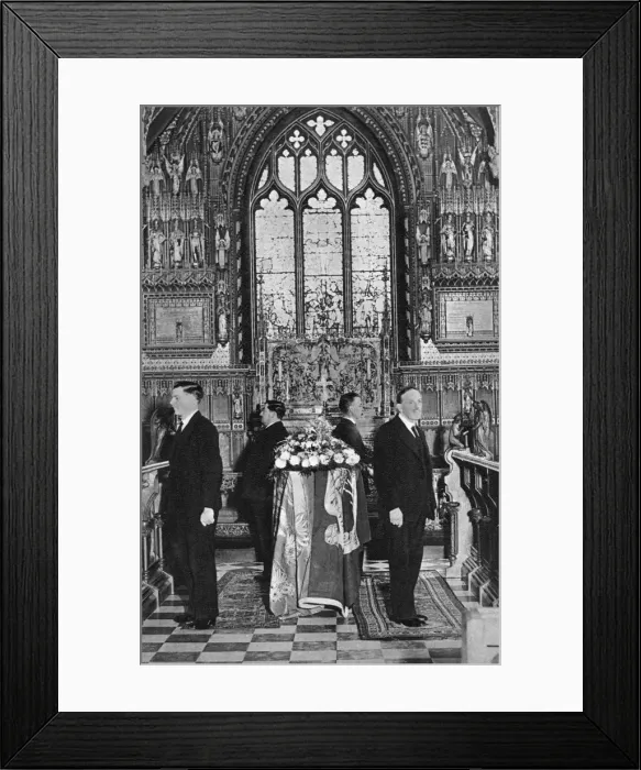 Framed Print : King George V lying in state, Church of St Mary Magdalene, Sandringham, Norfolk, January 1936 Framed Print : King George V lying in state, Church of St Mary Magdalene, Sandringham, Norfolk, January 1936