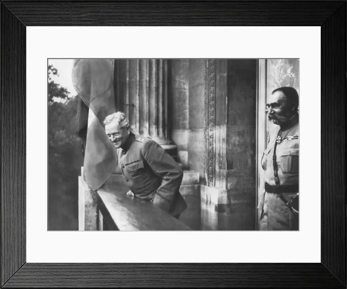 Framed Print : General Pershing on the balcony of the Hotel Crillon, Paris, First World War, 1917 Framed Print : General Pershing on the balcony of the Hotel Crillon, Paris, First World War, 1917