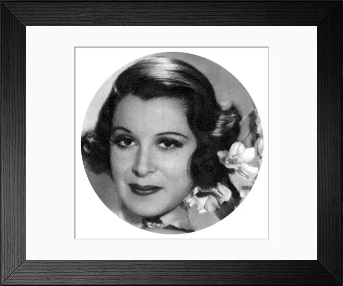 Framed Print : Kitty Carlisle Hart, American actress, 1934-1935 Framed Print : Kitty Carlisle Hart, American actress, 1934-1935
