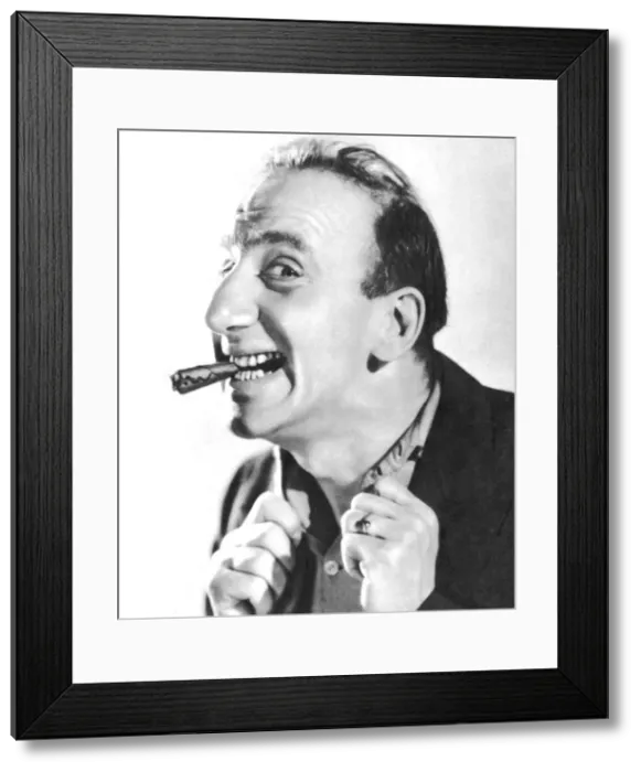Framed Print : Jimmy Durante, American singer, pianist, actor and comedian, 1934-1935 Framed Print : Jimmy Durante, American singer, pianist, actor and comedian, 1934-1935