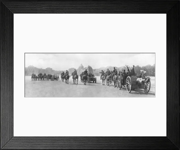 Framed Print : Horse-drawn artillery passing the Palace of Versailles, France, August 1914 Framed Print : Horse-drawn artillery passing the Palace of Versailles, France, August 1914