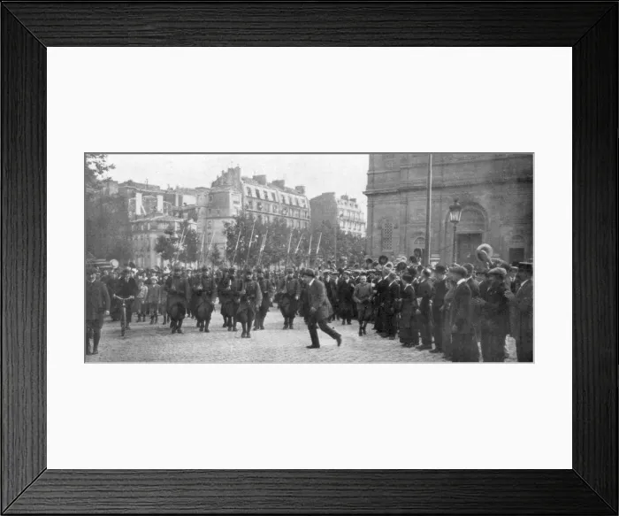 Framed Print : Mobilized French troops marching in Paris, France, August 1914 Framed Print : Mobilized French troops marching in Paris, France, August 1914