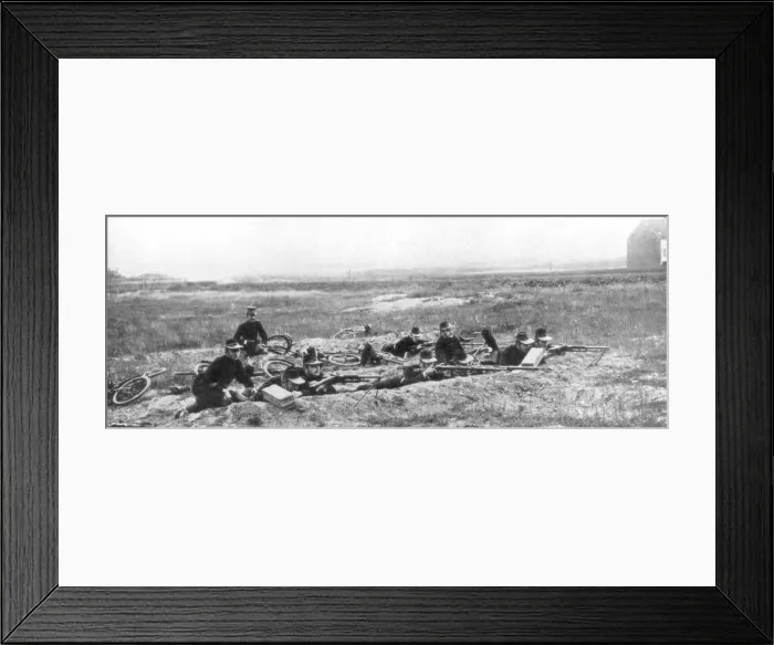 Framed Print : Belgian bicycle troops using Hotchkiss machine guns in Haelen, Belgium, August 1914. Artist: Montigny Framed Print : Belgian bicycle troops using Hotchkiss machine guns in Haelen, Belgium, August 1914. Artist: Montigny