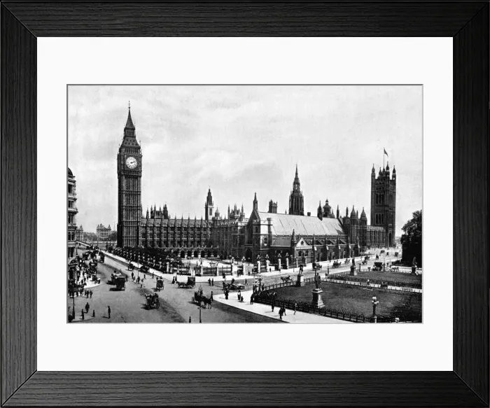 Framed Print : The Houses of Parliament and Westminster Hall seen from Parliament Square, London, c1905. Artist: London Stereoscopic & Photographic Co Framed Print : The Houses of Parliament and Westminster Hall seen from Parliament Square, London, c1905. Artist: London Stereoscopic & Photographic Co