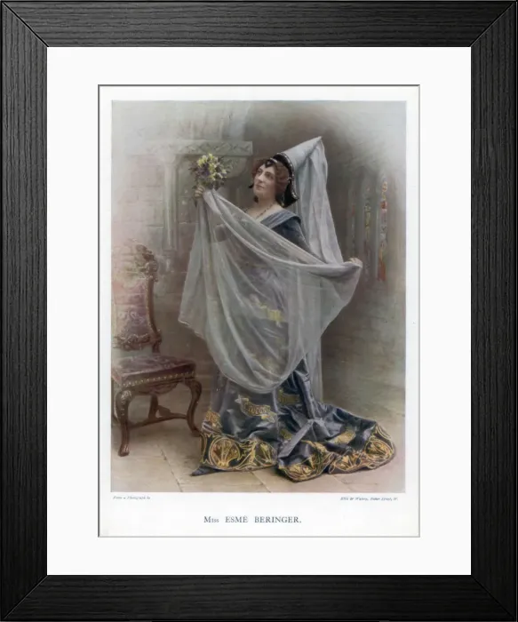 Framed Print : Esme Beringer, British actress, 1901. Artist: Ellis & Walery Framed Print : Esme Beringer, British actress, 1901. Artist: Ellis & Walery