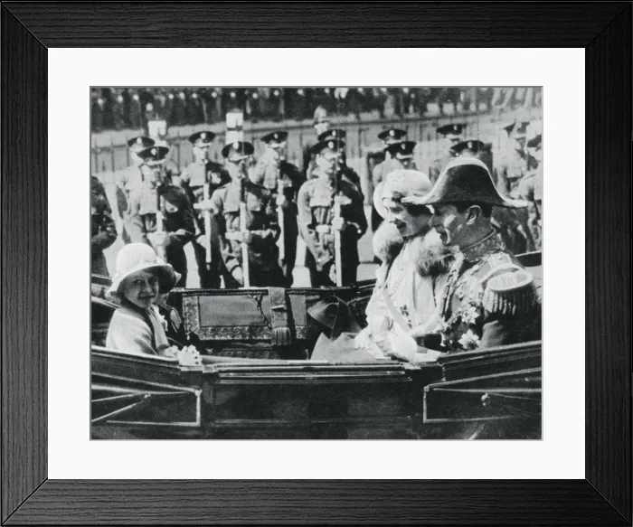 Framed Print : The Duke and Duchess of York leaving St Pauls Cathedral with their daughters, 1935, (1937) Framed Print : The Duke and Duchess of York leaving St Pauls Cathedral with their daughters, 1935, (1937)