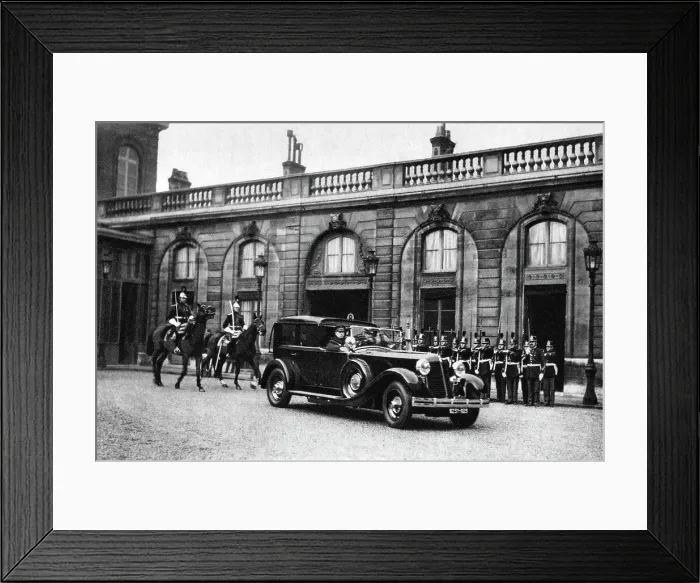 Framed Print : The President of the Republic going out, Paris, 1931. Artist: Ernest Flammarion Framed Print : The President of the Republic going out, Paris, 1931. Artist: Ernest Flammarion
