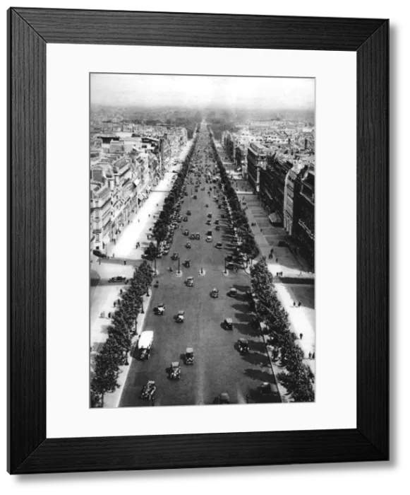 Framed Print : View of the Avenue des Champs Elysees, Paris, 1931. Artist: Ernest Flammarion Framed Print : View of the Avenue des Champs Elysees, Paris, 1931. Artist: Ernest Flammarion