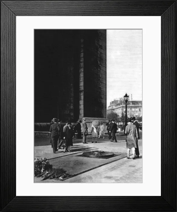 Framed Print : Tomb of the Unknown Soldier, Paris, 1931. Artist: Ernest Flammarion Framed Print : Tomb of the Unknown Soldier, Paris, 1931. Artist: Ernest Flammarion