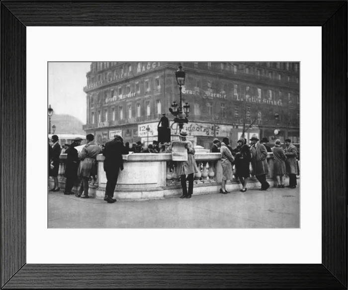 Framed Print : Meeting place at the entrance to a Metro station, Paris, 1931. Artist: Ernest Flammarion Framed Print : Meeting place at the entrance to a Metro station, Paris, 1931. Artist: Ernest Flammarion
