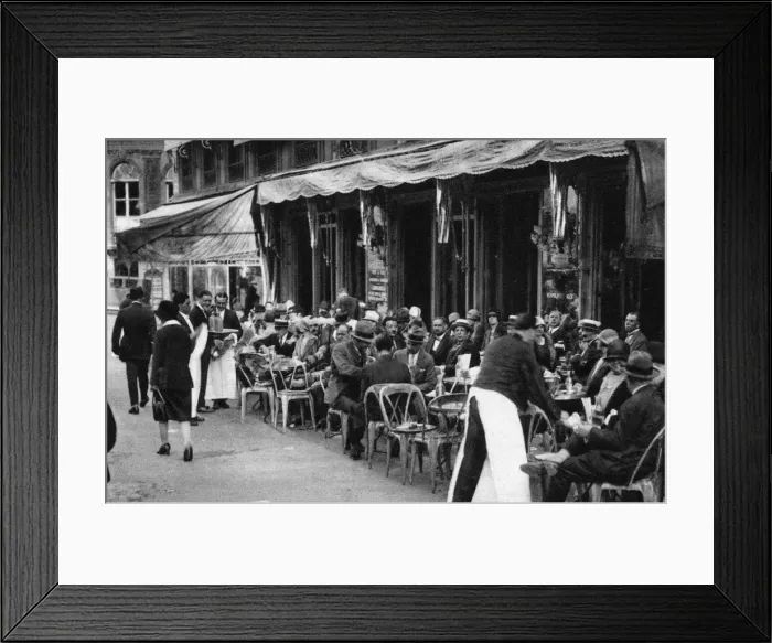 Framed Print : People at a well-known Parisian pavement cafe, 1931. Artist: Ernest Flammarion Framed Print : People at a well-known Parisian pavement cafe, 1931. Artist: Ernest Flammarion
