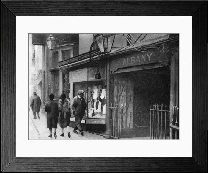 Framed Print : Gatehouse in Vigo Street leading to the Albany chambers, London, 1926-1927 Framed Print : Gatehouse in Vigo Street leading to the Albany chambers, London, 1926-1927