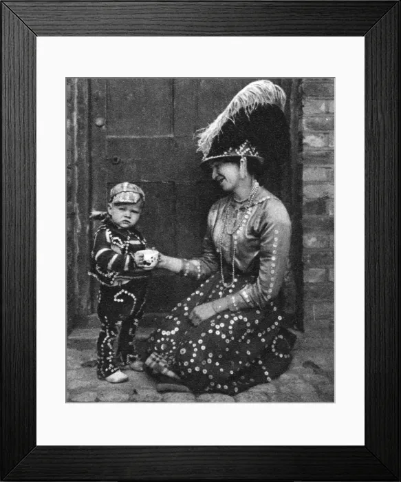 Framed Print : Pearly Queen and Pearly Prince, London, 1926-1927. Artist: Hoppe Framed Print : Pearly Queen and Pearly Prince, London, 1926-1927. Artist: Hoppe