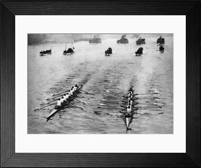Framed Print : Oxford and Cambridge Boat Race, London, 1926-1927 Framed Print : Oxford and Cambridge Boat Race, London, 1926-1927