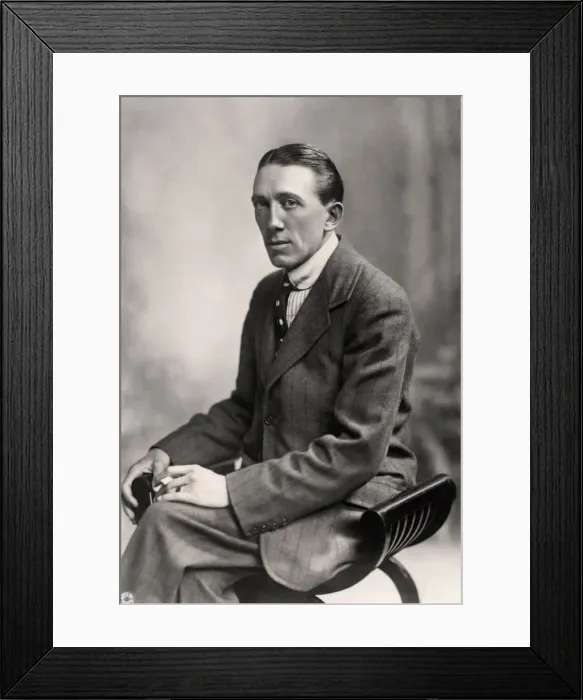 Framed Print : Gerald Du Maurier (1873-1934), English actor and theatre manager, early 20th century. Artist: Foulsham and Banfield Framed Print : Gerald Du Maurier (1873-1934), English actor and theatre manager, early 20th century. Artist: Foulsham and Banfield