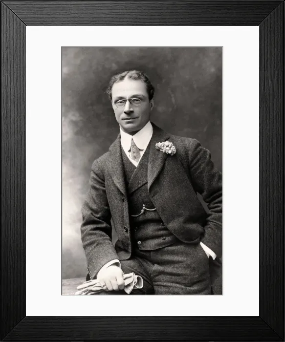Framed Print : Huntley Wright (1869-1941), English actor, early 20th century. Artist: Dover Street Studios Framed Print : Huntley Wright (1869-1941), English actor, early 20th century. Artist: Dover Street Studios
