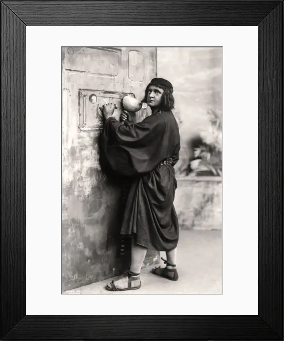 Framed Print : Whitworth Mitton, actor, early 20th century. Artist: Dover Street Studios Framed Print : Whitworth Mitton, actor, early 20th century. Artist: Dover Street Studios